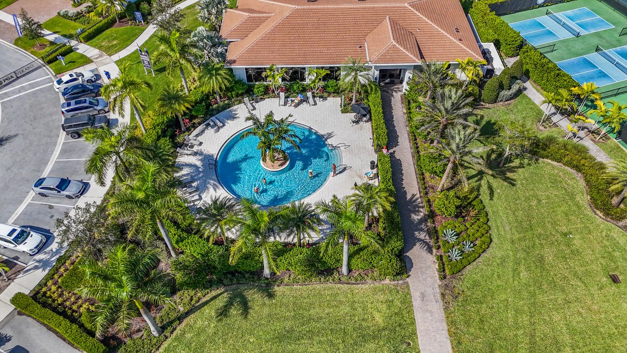 На продажу: $799,900 (3 спален, 3 ванн, 2120 Квадратных фут)