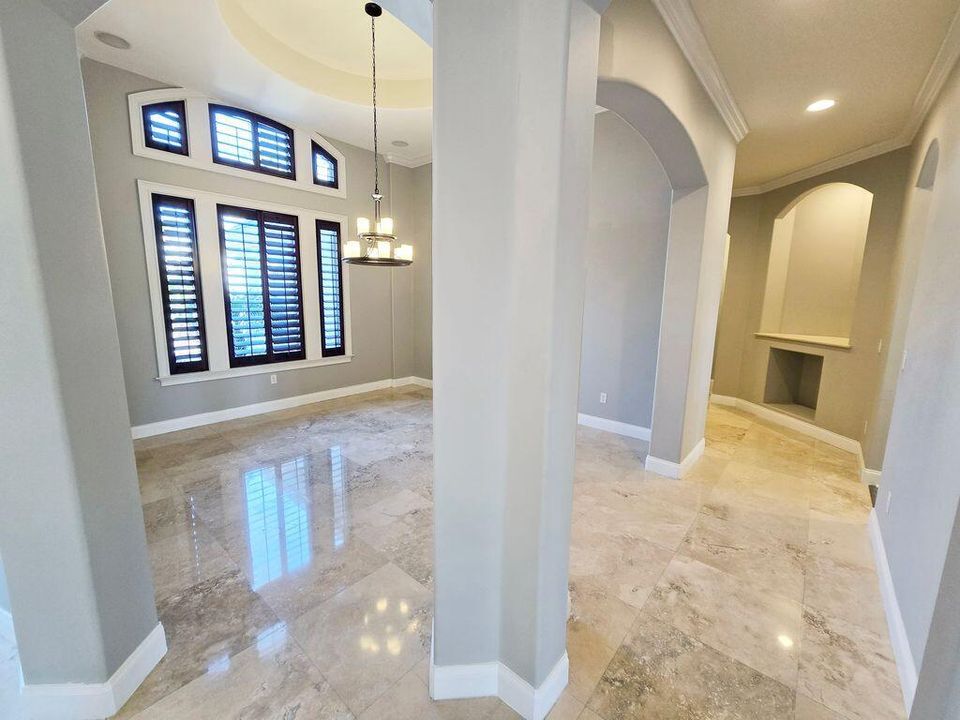 待售: $1,585,000 (5 贝兹, 6 浴室, 4909 平方英尺)