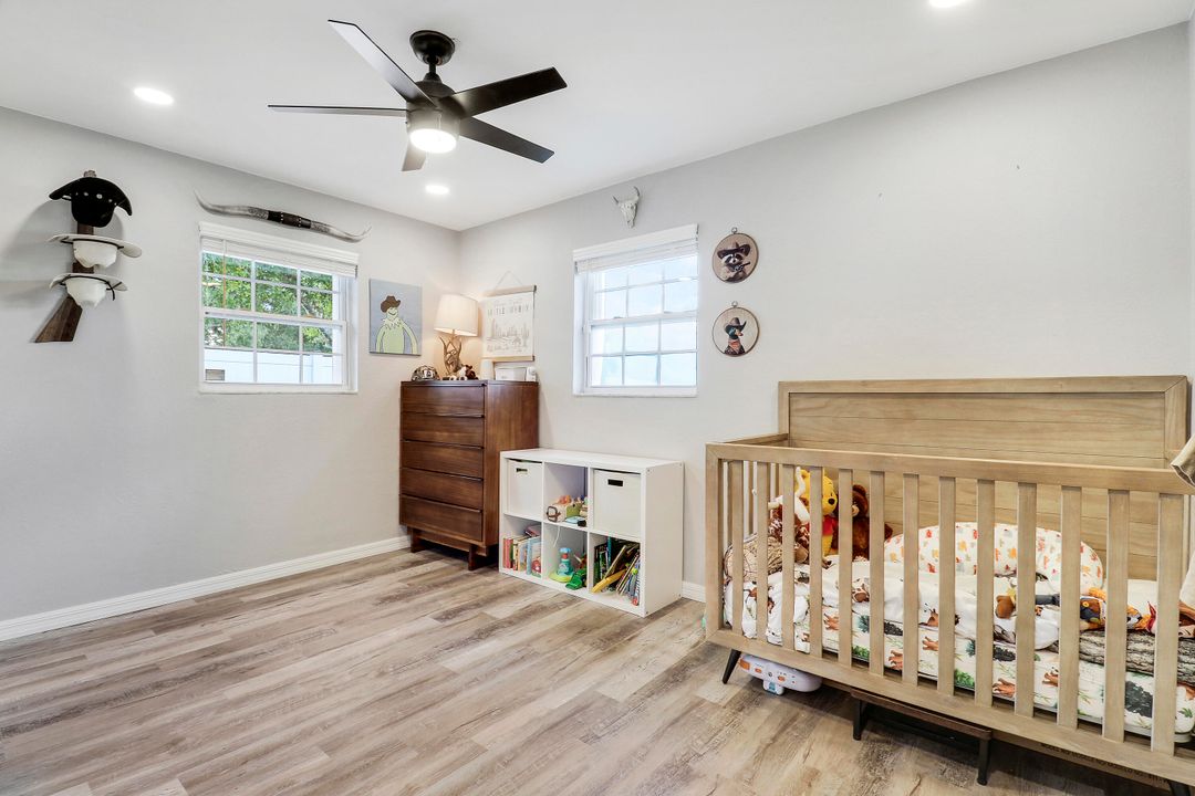 Active With Contract: $250,000 (3 beds, 1 baths, 1040 Square Feet)