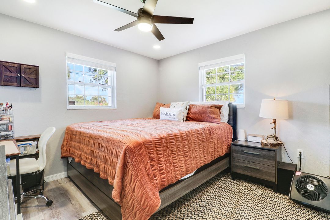 Active With Contract: $250,000 (3 beds, 1 baths, 1040 Square Feet)