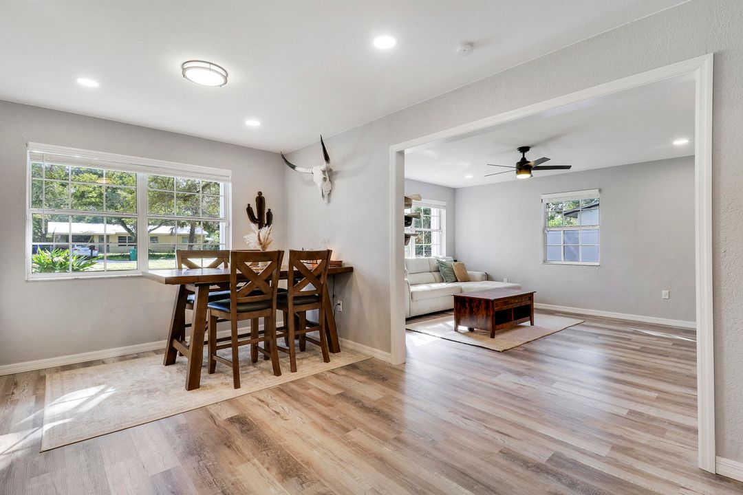 Active With Contract: $250,000 (3 beds, 1 baths, 1040 Square Feet)