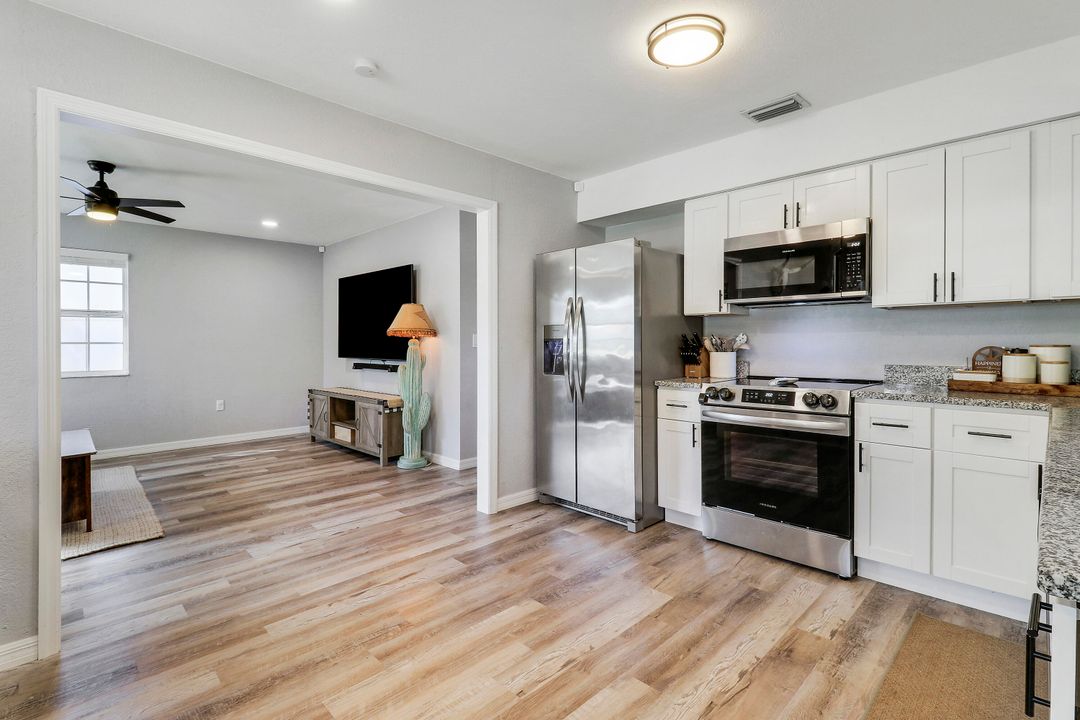 Active With Contract: $250,000 (3 beds, 1 baths, 1040 Square Feet)