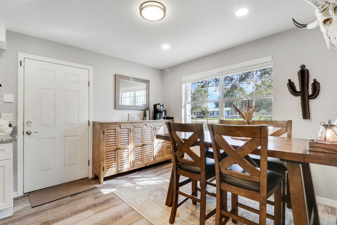 Active With Contract: $250,000 (3 beds, 1 baths, 1040 Square Feet)