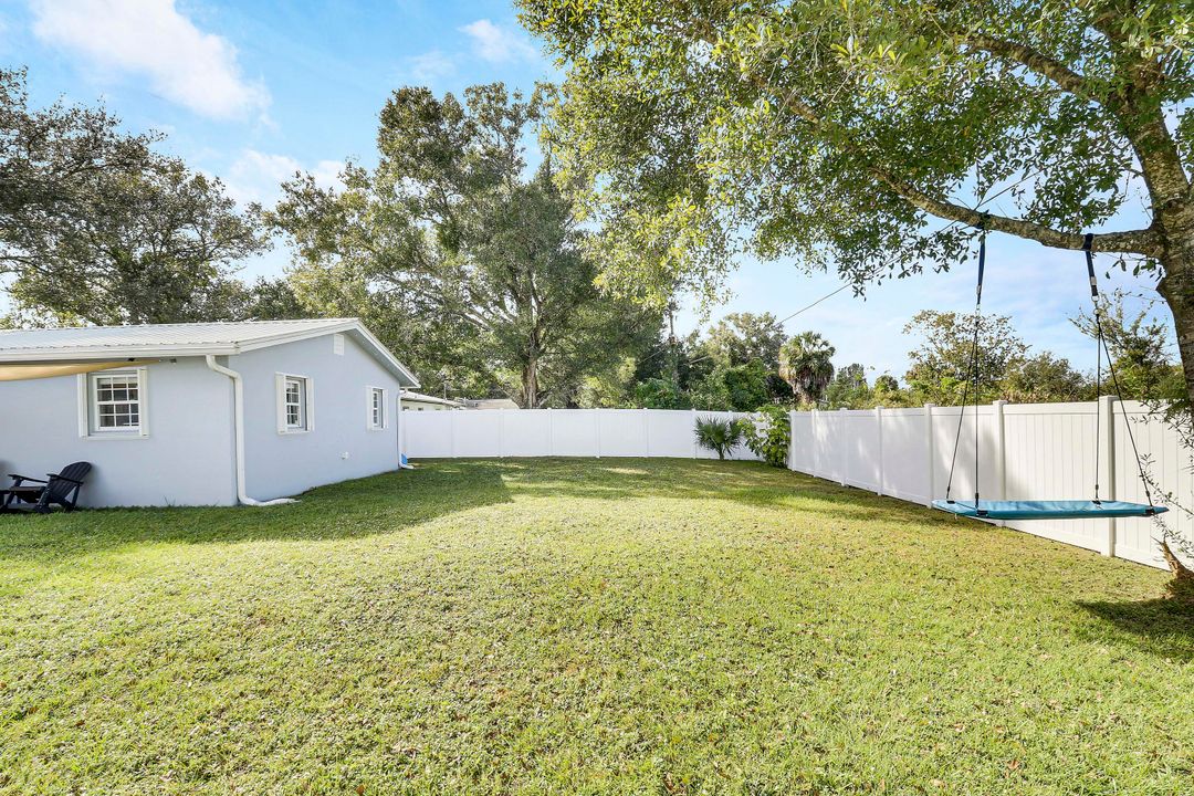 Active With Contract: $250,000 (3 beds, 1 baths, 1040 Square Feet)