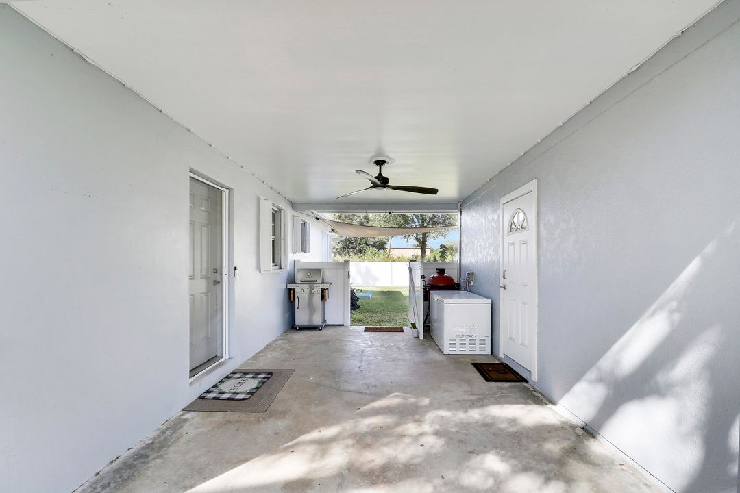 Active With Contract: $250,000 (3 beds, 1 baths, 1040 Square Feet)