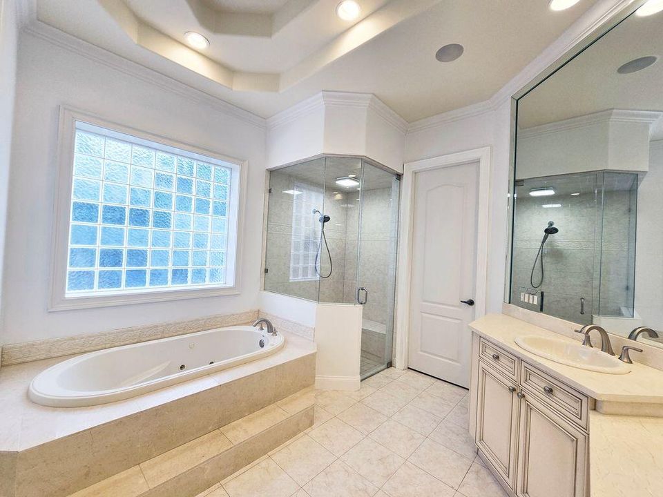 待售: $1,585,000 (5 贝兹, 6 浴室, 4909 平方英尺)