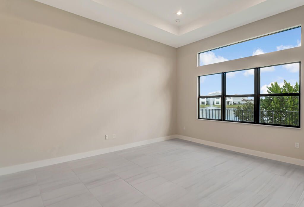 Под контрактом: $1,670,900 (4 спален, 4 ванн, 3240 Квадратных фут)