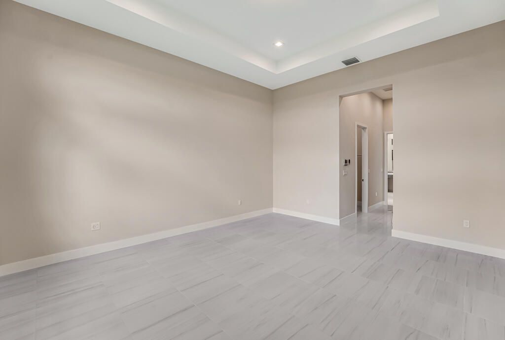 Под контрактом: $1,670,900 (4 спален, 4 ванн, 3240 Квадратных фут)