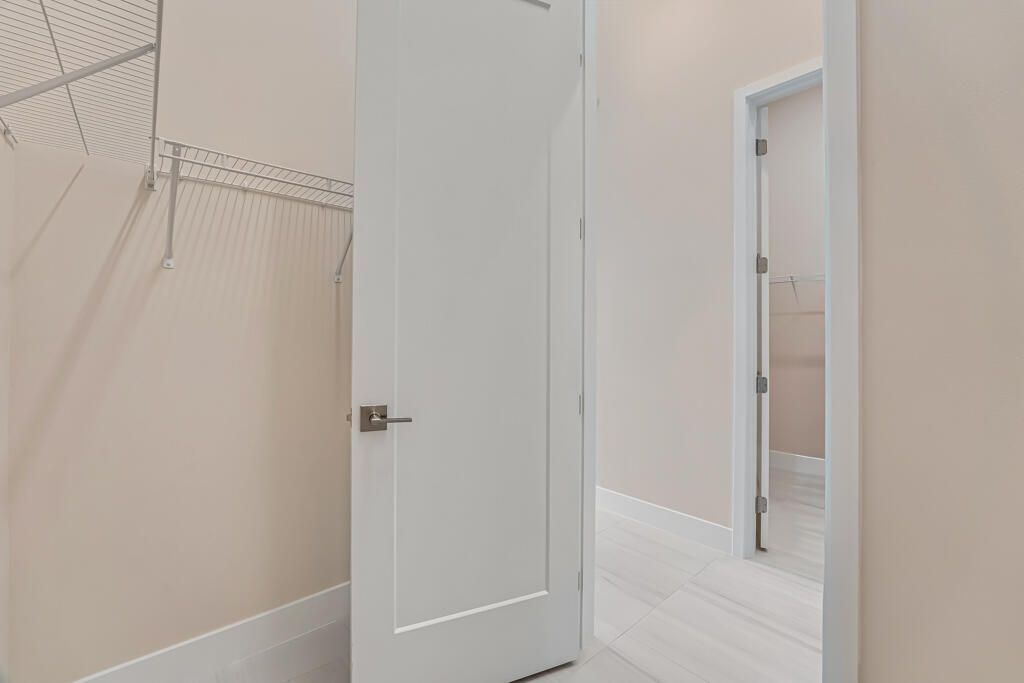 Под контрактом: $1,670,900 (4 спален, 4 ванн, 3240 Квадратных фут)