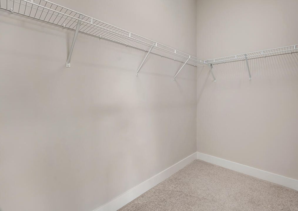 Под контрактом: $1,670,900 (4 спален, 4 ванн, 3240 Квадратных фут)