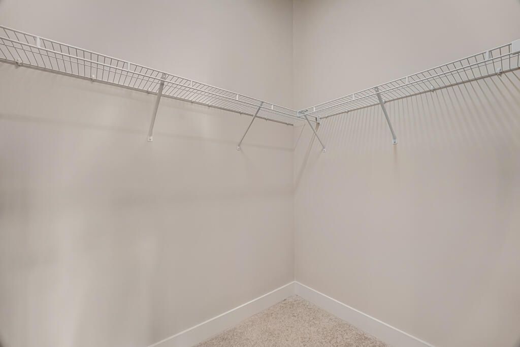 Под контрактом: $1,670,900 (4 спален, 4 ванн, 3240 Квадратных фут)