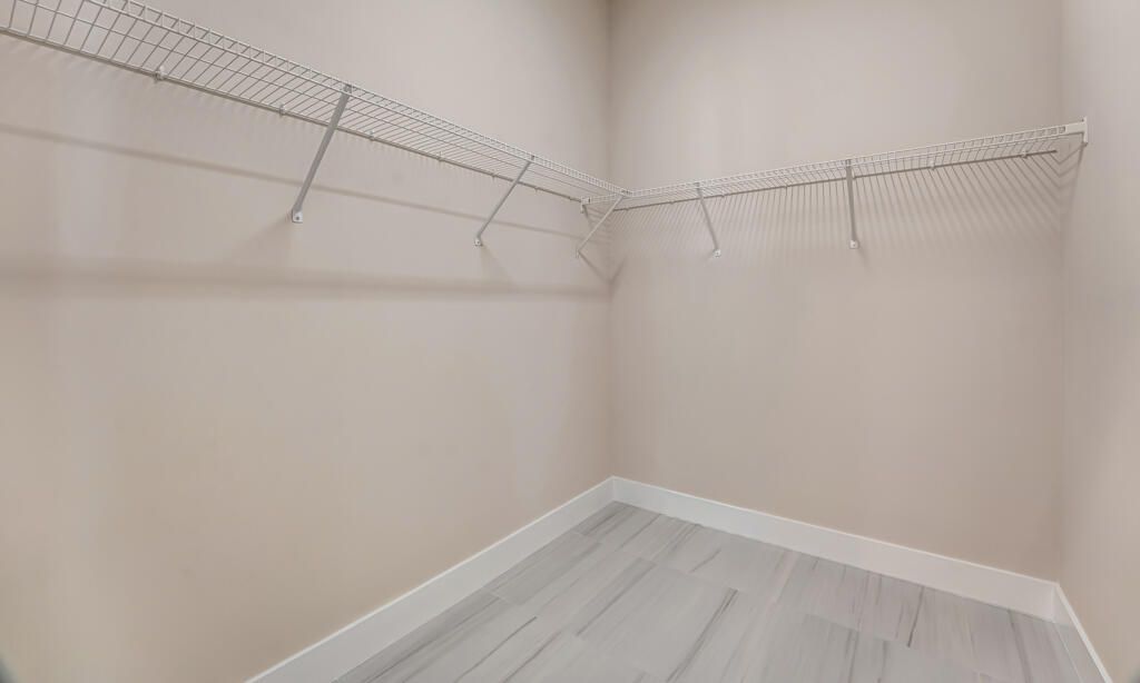 Под контрактом: $1,670,900 (4 спален, 4 ванн, 3240 Квадратных фут)