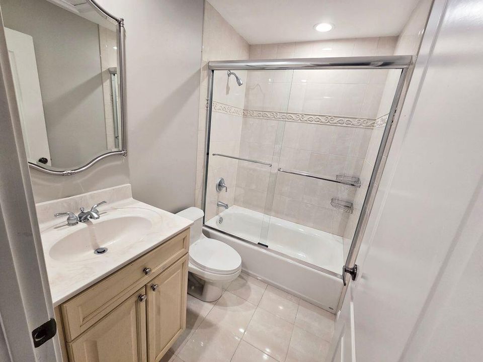 待售: $1,585,000 (5 贝兹, 6 浴室, 4909 平方英尺)