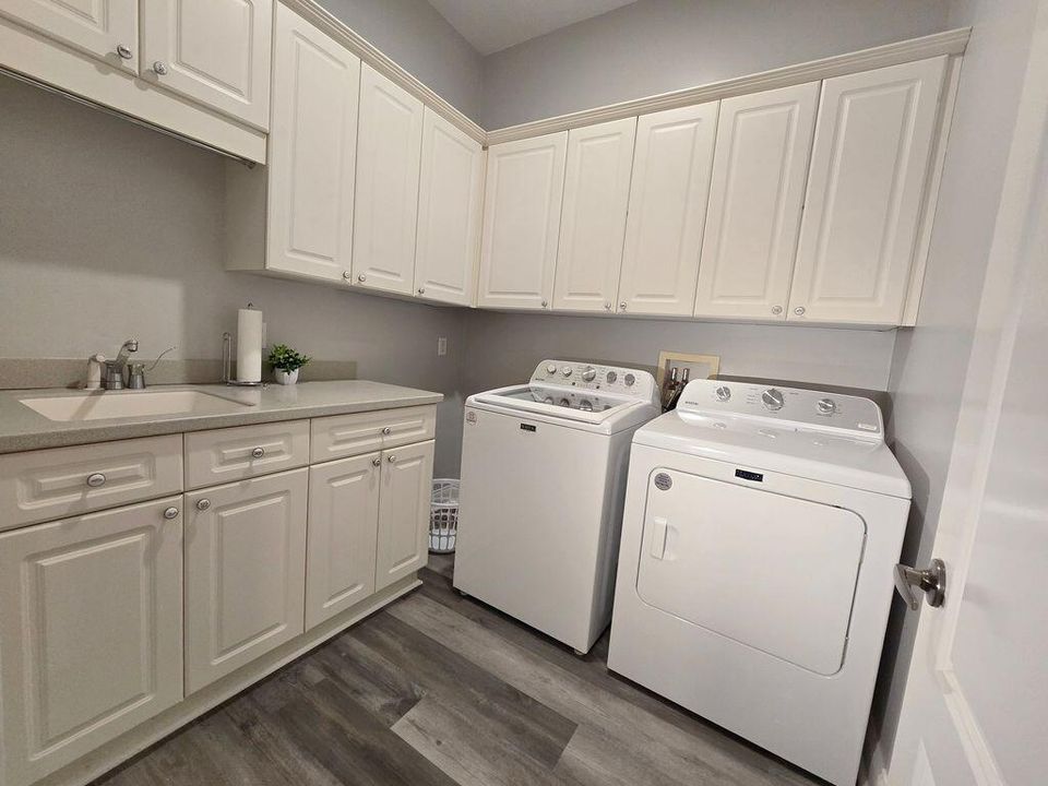 待售: $1,585,000 (5 贝兹, 6 浴室, 4909 平方英尺)