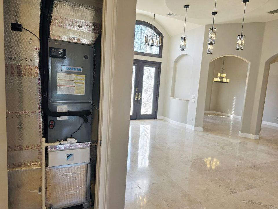 待售: $1,585,000 (5 贝兹, 6 浴室, 4909 平方英尺)