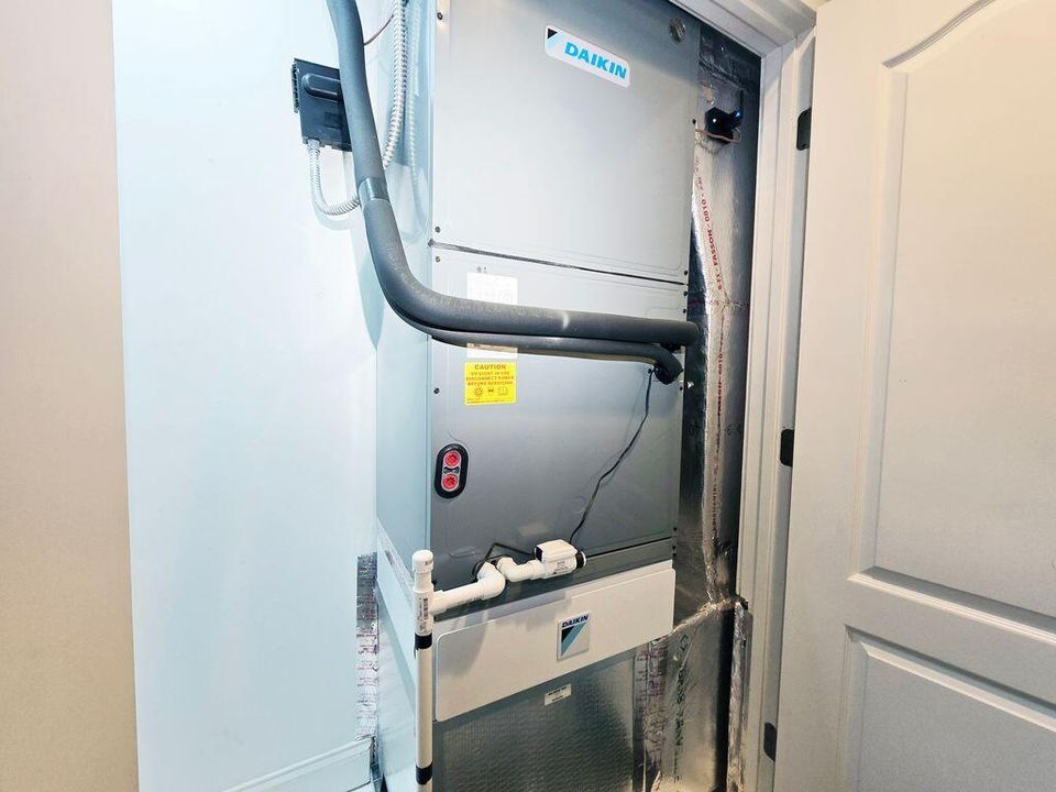 待售: $1,585,000 (5 贝兹, 6 浴室, 4909 平方英尺)