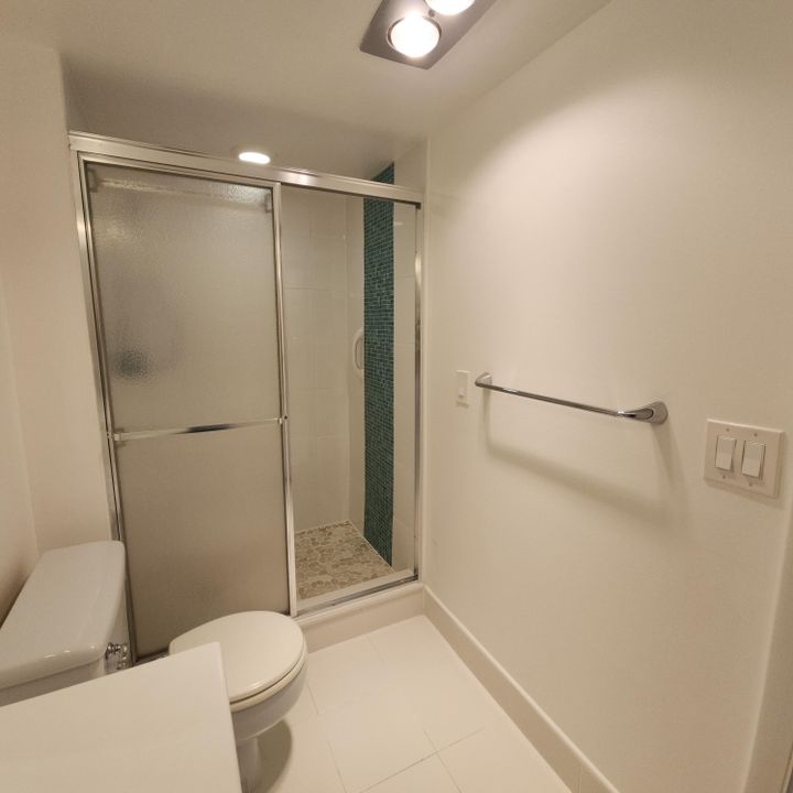 待售: $169,000 (2 贝兹, 2 浴室, 1062 平方英尺)