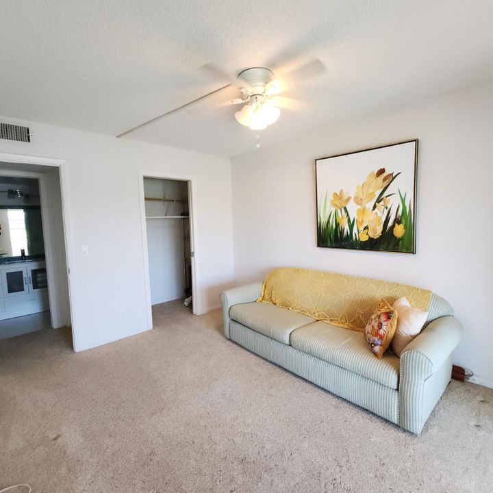 待售: $169,000 (2 贝兹, 2 浴室, 1062 平方英尺)