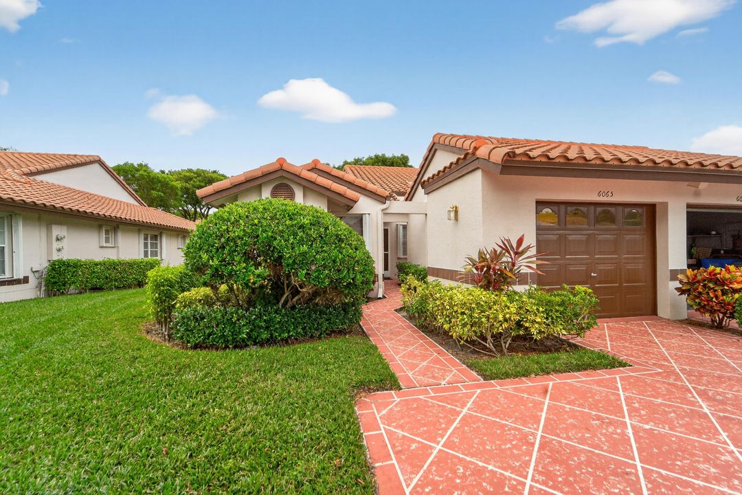 На продажу: $299,000 (2 спален, 2 ванн, 1500 Квадратных фут)