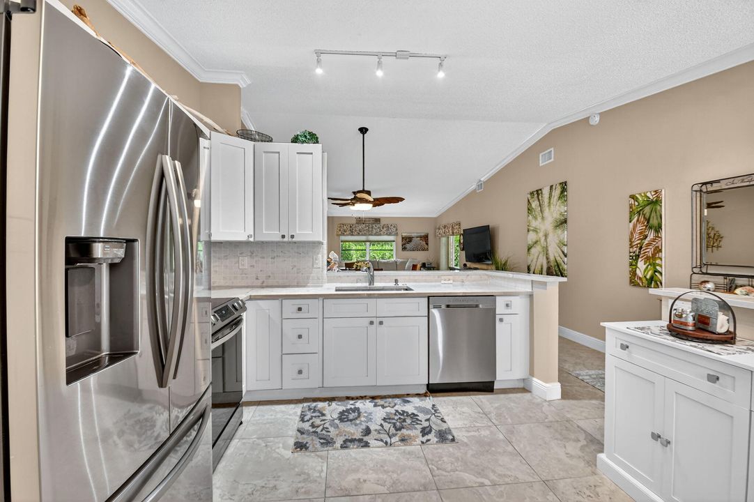 待售: $360,000 (2 贝兹, 2 浴室, 1345 平方英尺)