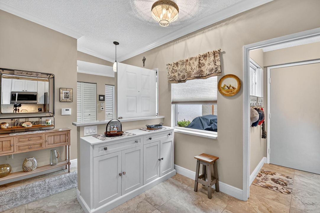 待售: $360,000 (2 贝兹, 2 浴室, 1345 平方英尺)