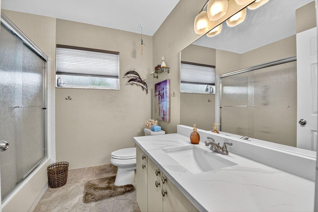 待售: $360,000 (2 贝兹, 2 浴室, 1345 平方英尺)