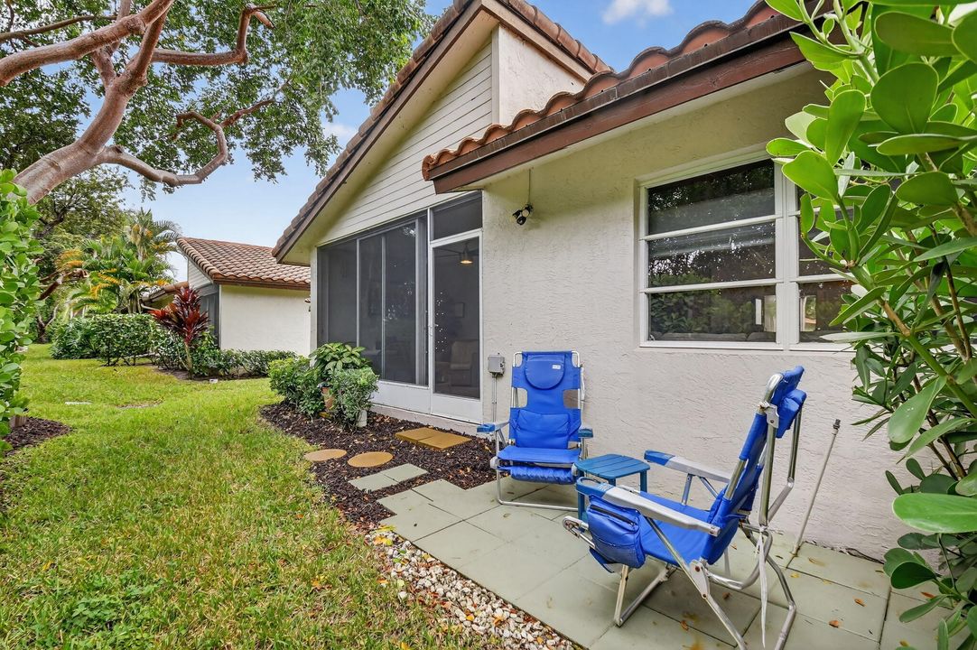 待售: $360,000 (2 贝兹, 2 浴室, 1345 平方英尺)