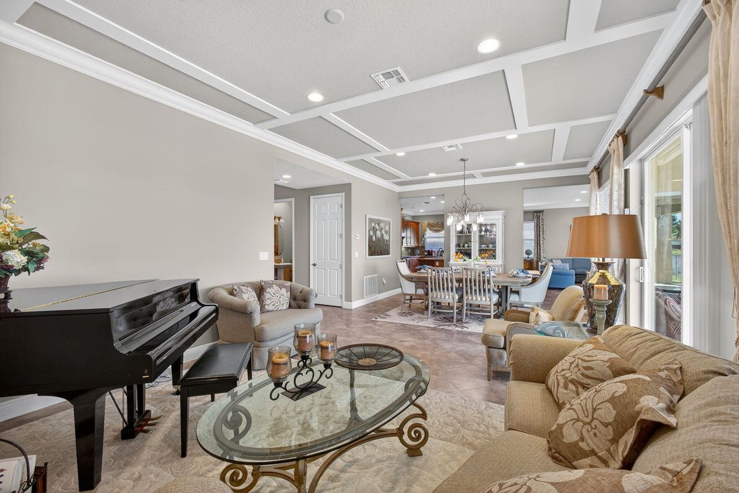 For Sale: $1,125,000 (5 beds, 4 baths, 4039 Square Feet)