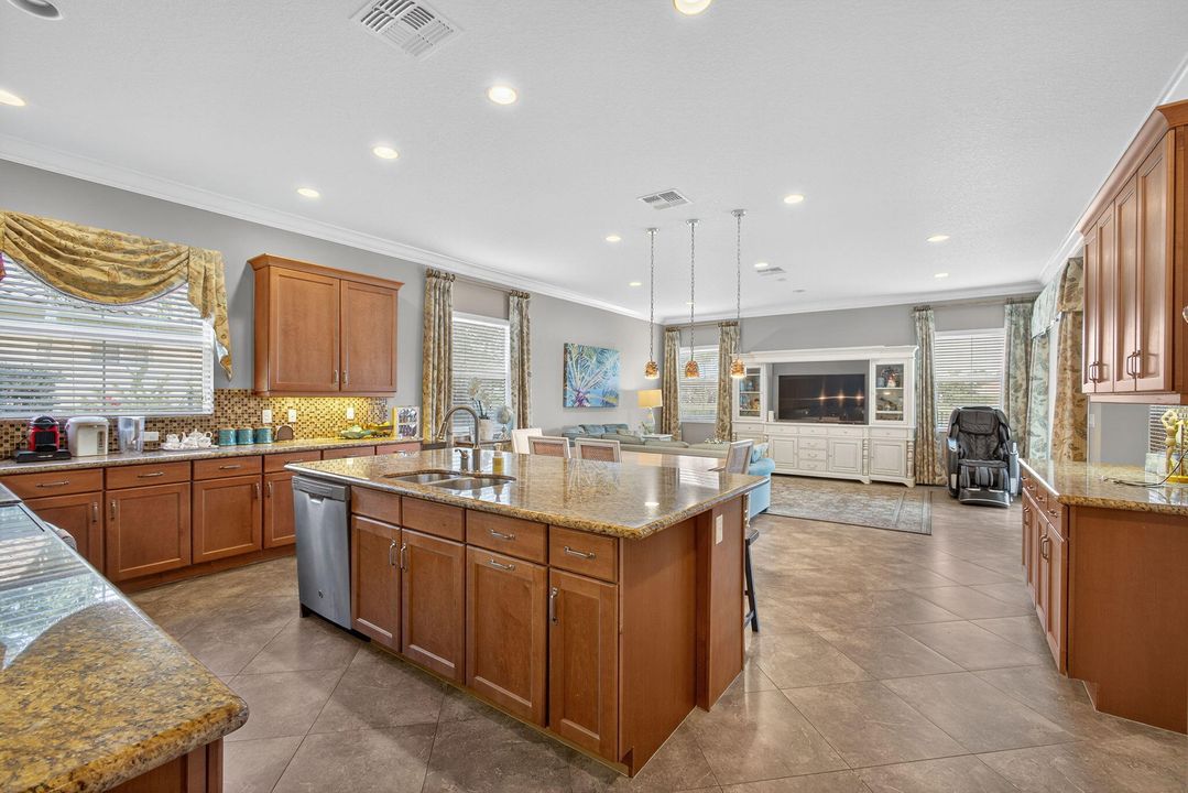 For Sale: $1,125,000 (5 beds, 4 baths, 4039 Square Feet)