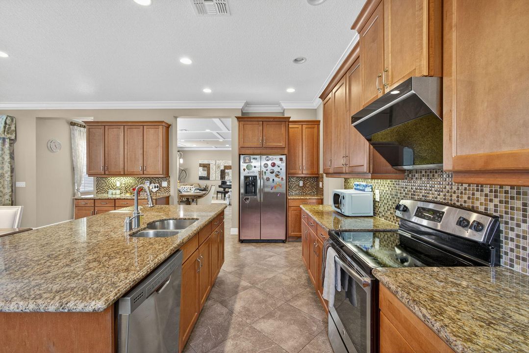 For Sale: $1,125,000 (5 beds, 4 baths, 4039 Square Feet)