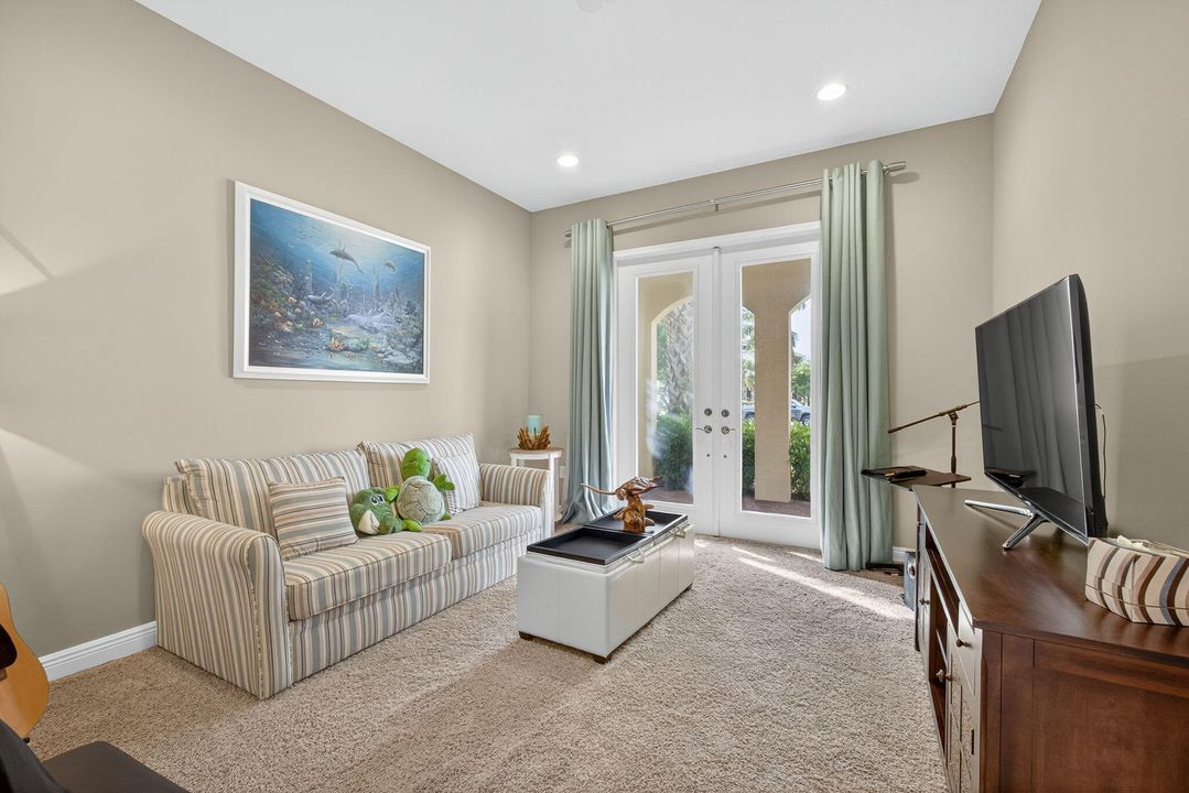 For Sale: $1,125,000 (5 beds, 4 baths, 4039 Square Feet)