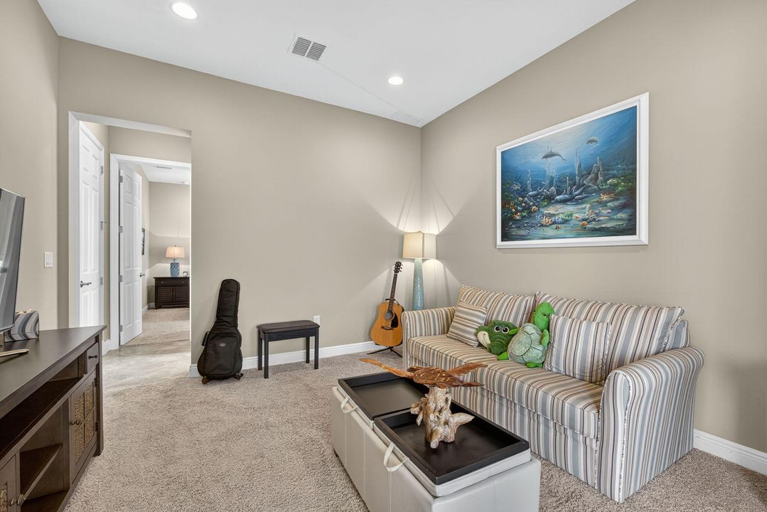 For Sale: $1,125,000 (5 beds, 4 baths, 4039 Square Feet)