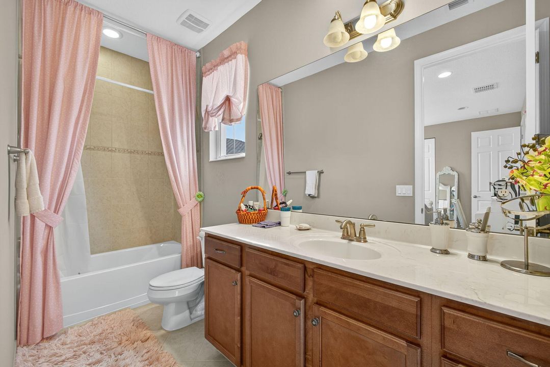 For Sale: $1,125,000 (5 beds, 4 baths, 4039 Square Feet)