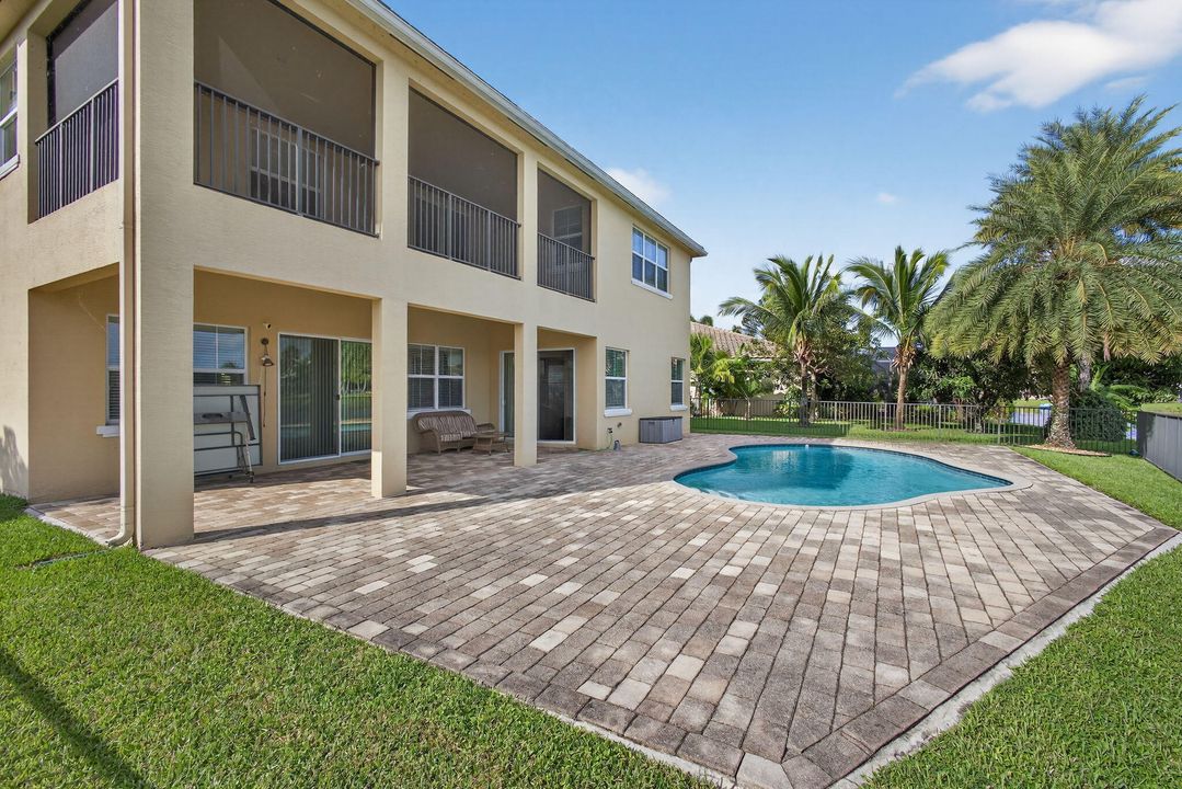 For Sale: $1,125,000 (5 beds, 4 baths, 4039 Square Feet)