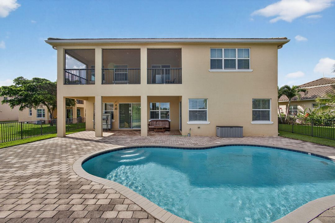 For Sale: $1,125,000 (5 beds, 4 baths, 4039 Square Feet)