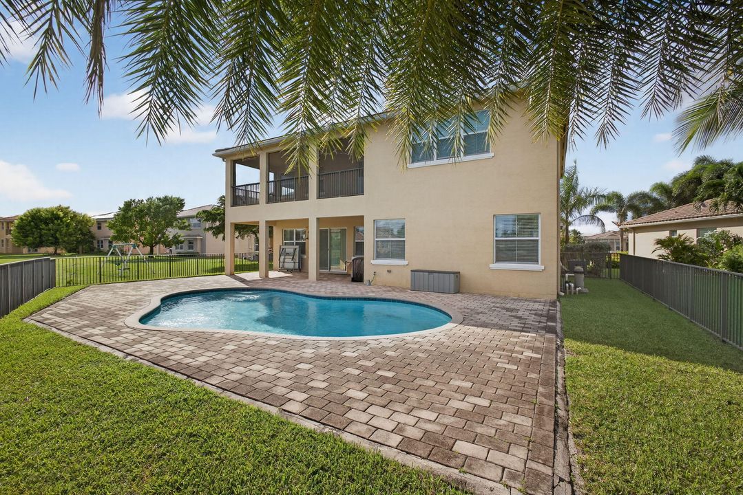 For Sale: $1,125,000 (5 beds, 4 baths, 4039 Square Feet)