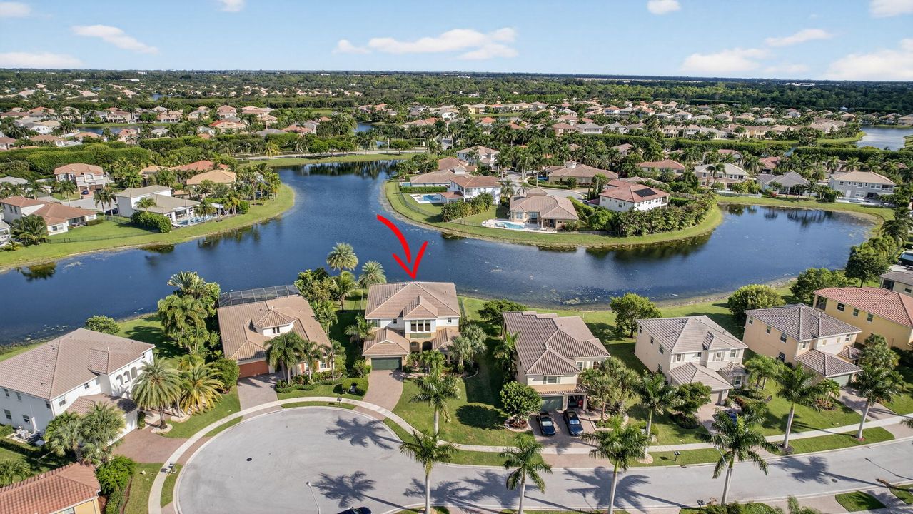 For Sale: $1,125,000 (5 beds, 4 baths, 4039 Square Feet)