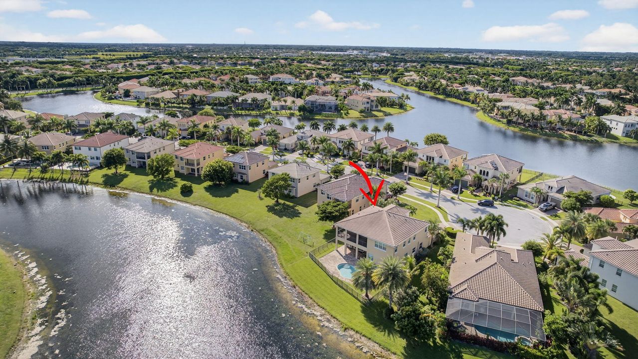 For Sale: $1,125,000 (5 beds, 4 baths, 4039 Square Feet)