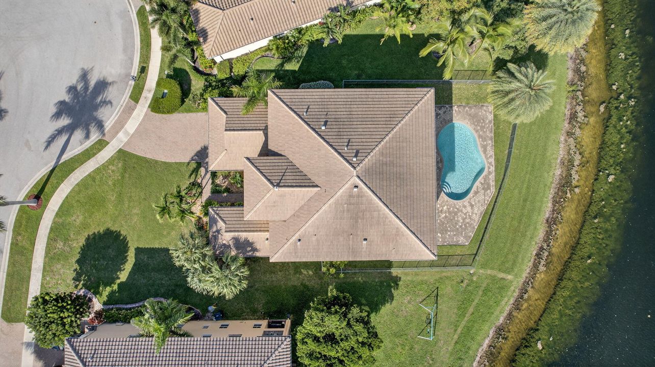 For Sale: $1,125,000 (5 beds, 4 baths, 4039 Square Feet)