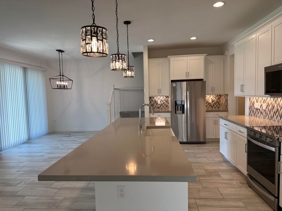 For Sale: $635,800 (3 beds, 2 baths, 2450 Square Feet)