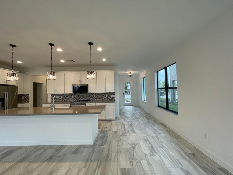 For Sale: $635,800 (3 beds, 2 baths, 2450 Square Feet)