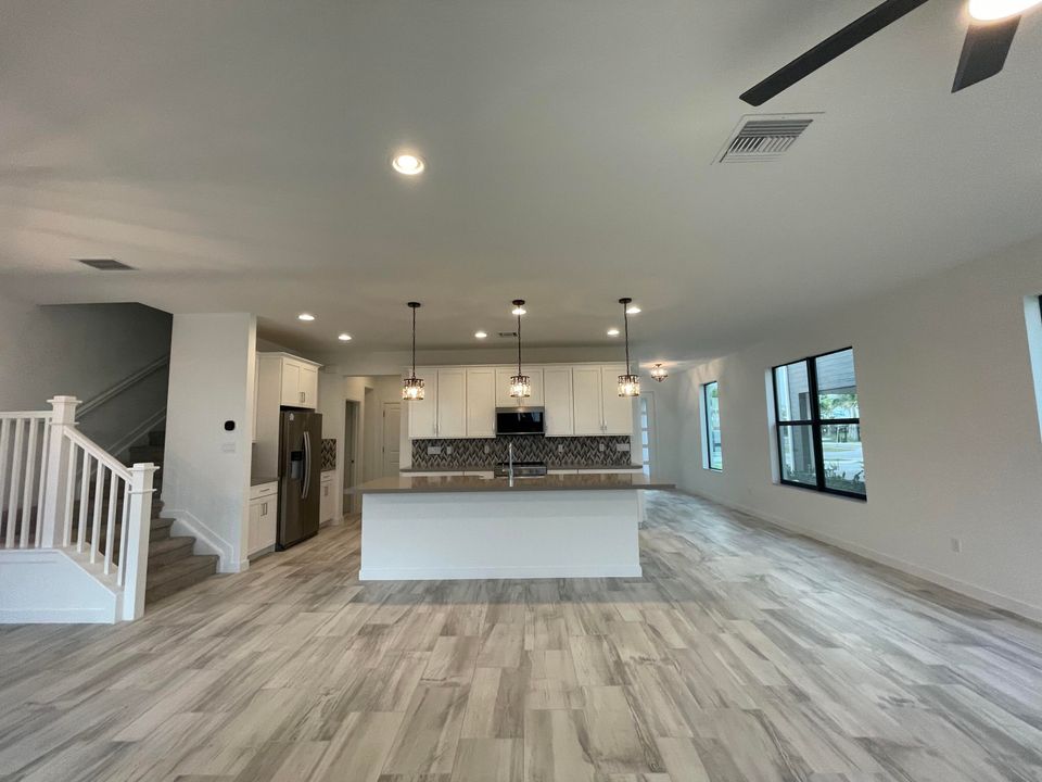 For Sale: $635,800 (3 beds, 2 baths, 2450 Square Feet)