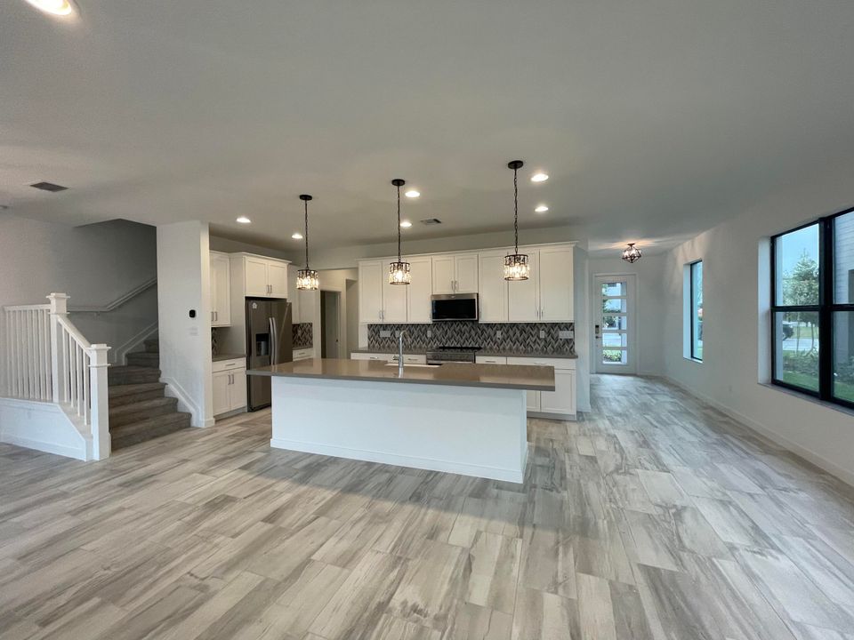 For Sale: $635,800 (3 beds, 2 baths, 2450 Square Feet)