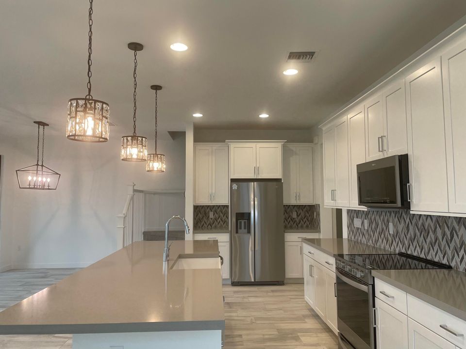 For Sale: $635,800 (3 beds, 2 baths, 2450 Square Feet)