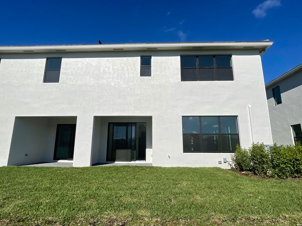 For Sale: $635,800 (3 beds, 2 baths, 2450 Square Feet)