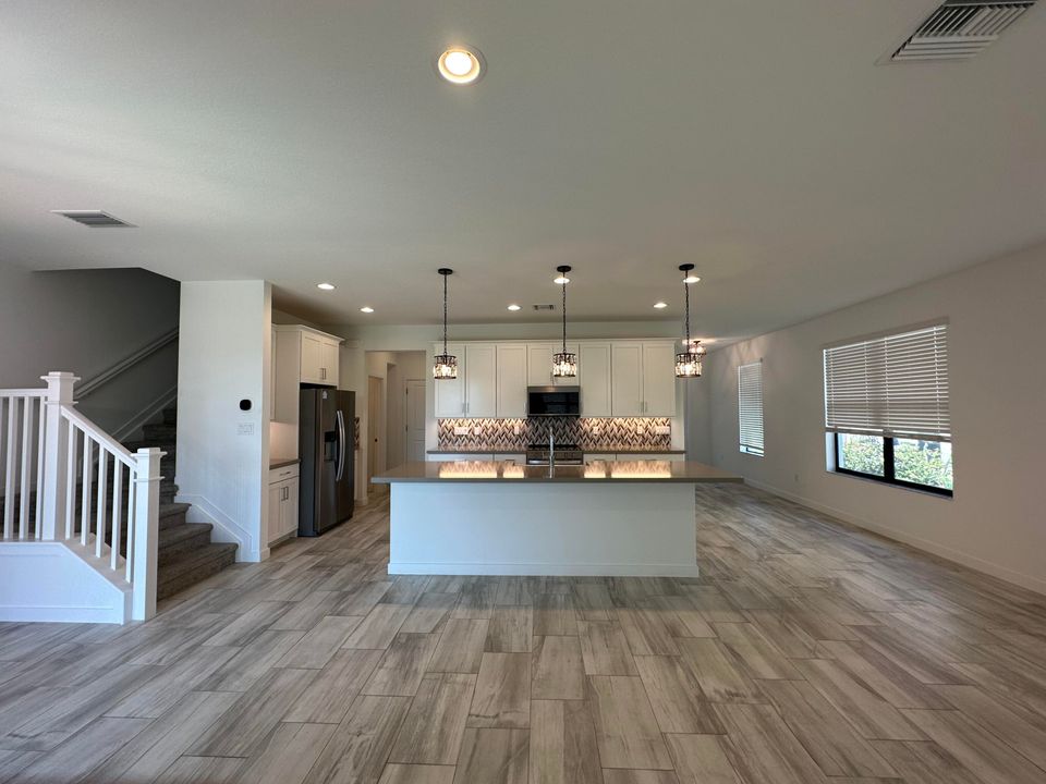 For Sale: $635,800 (3 beds, 2 baths, 2450 Square Feet)