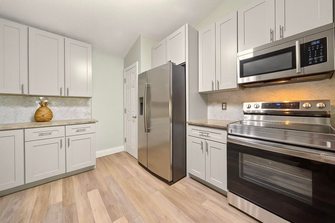 Activo con contrato: $550,000 (4 camas, 3 baños, 2493 Pies cuadrados)