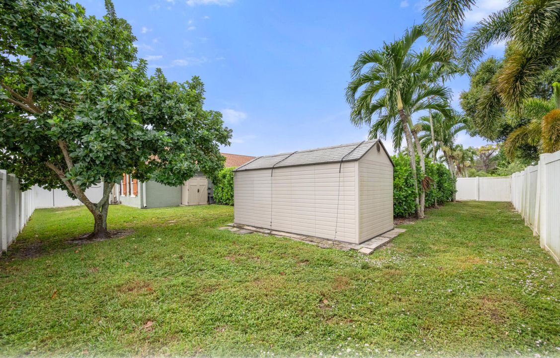 合同活跃: $519,900 (4 贝兹, 2 浴室, 1428 平方英尺)