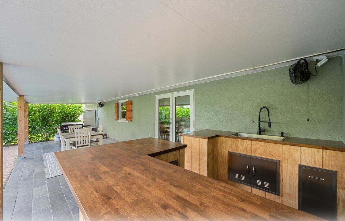 合同活跃: $519,900 (4 贝兹, 2 浴室, 1428 平方英尺)