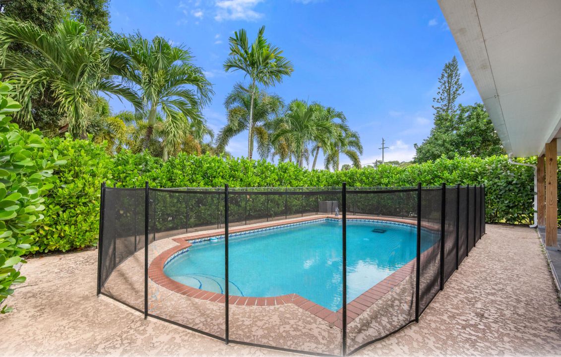 合同活跃: $519,900 (4 贝兹, 2 浴室, 1428 平方英尺)